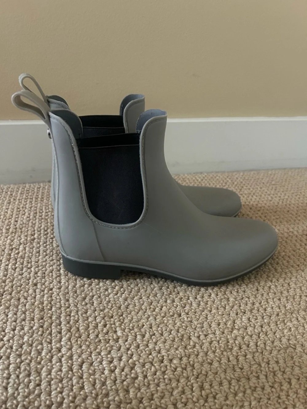 Sam Edelman Cosmopolitan Leather Outsoles Dove Gray Tinsley Rain Boots Size 8